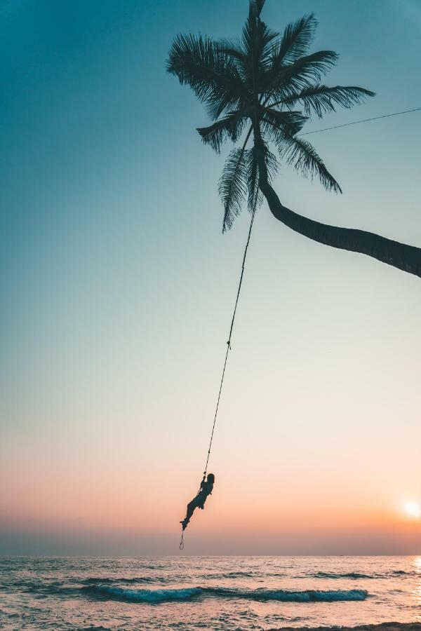 Хостел Layback Boutique Surf & Yoga Camp Sri Lanka Велігама Екстер'єр фото